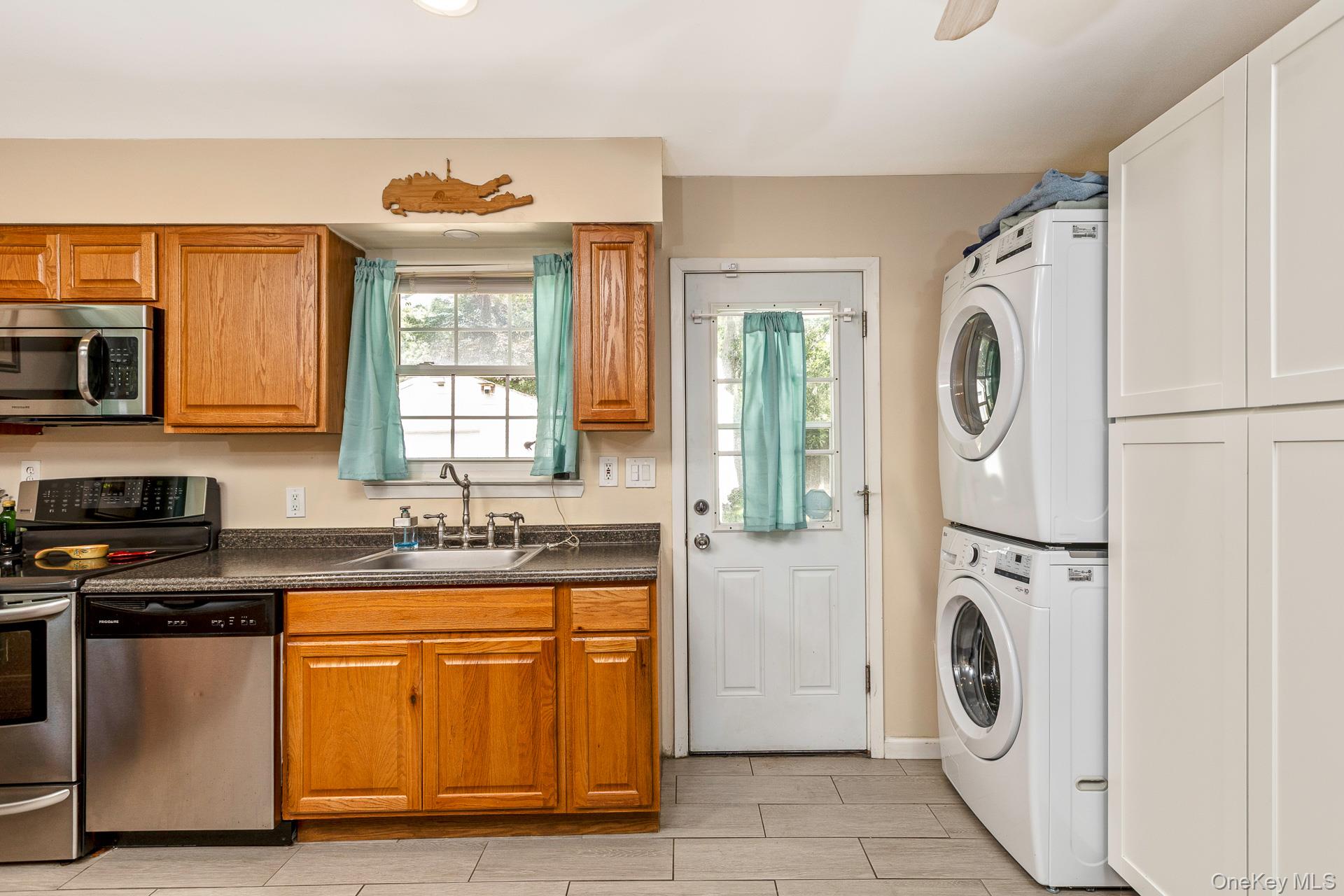 #11 photo, 169 Pawnee Avenue, सफ़ोक काउंटी Mastic , NY 11950