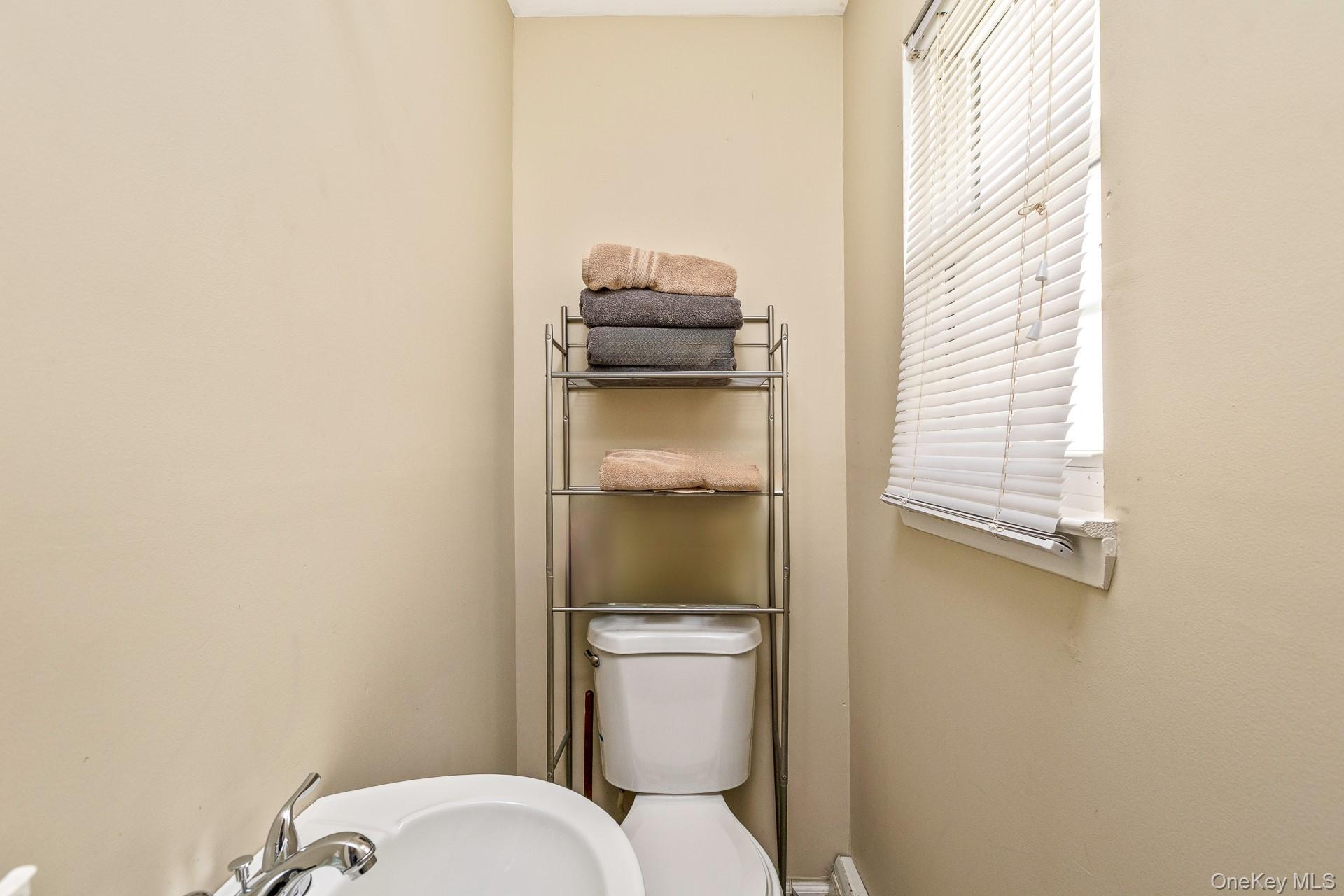 #17 photo, 169 Pawnee Avenue, सफ़ोक काउंटी Mastic , NY 11950