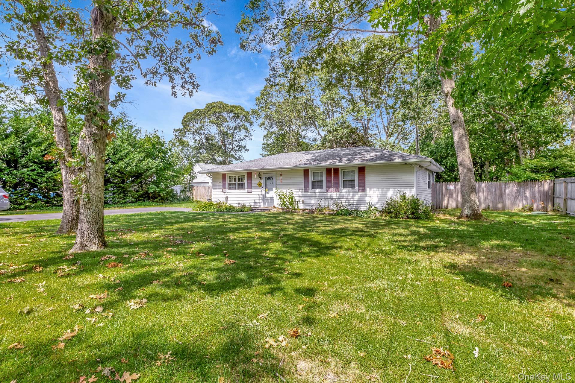 #4 photo, 169 Pawnee Avenue, सफ़ोक काउंटी Mastic , NY 11950