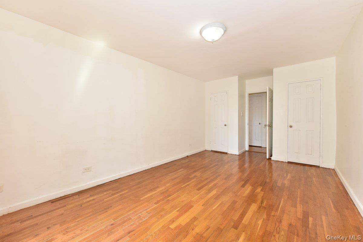 #12 photo, 84-01 Main Street, Briarwood , NY 11435