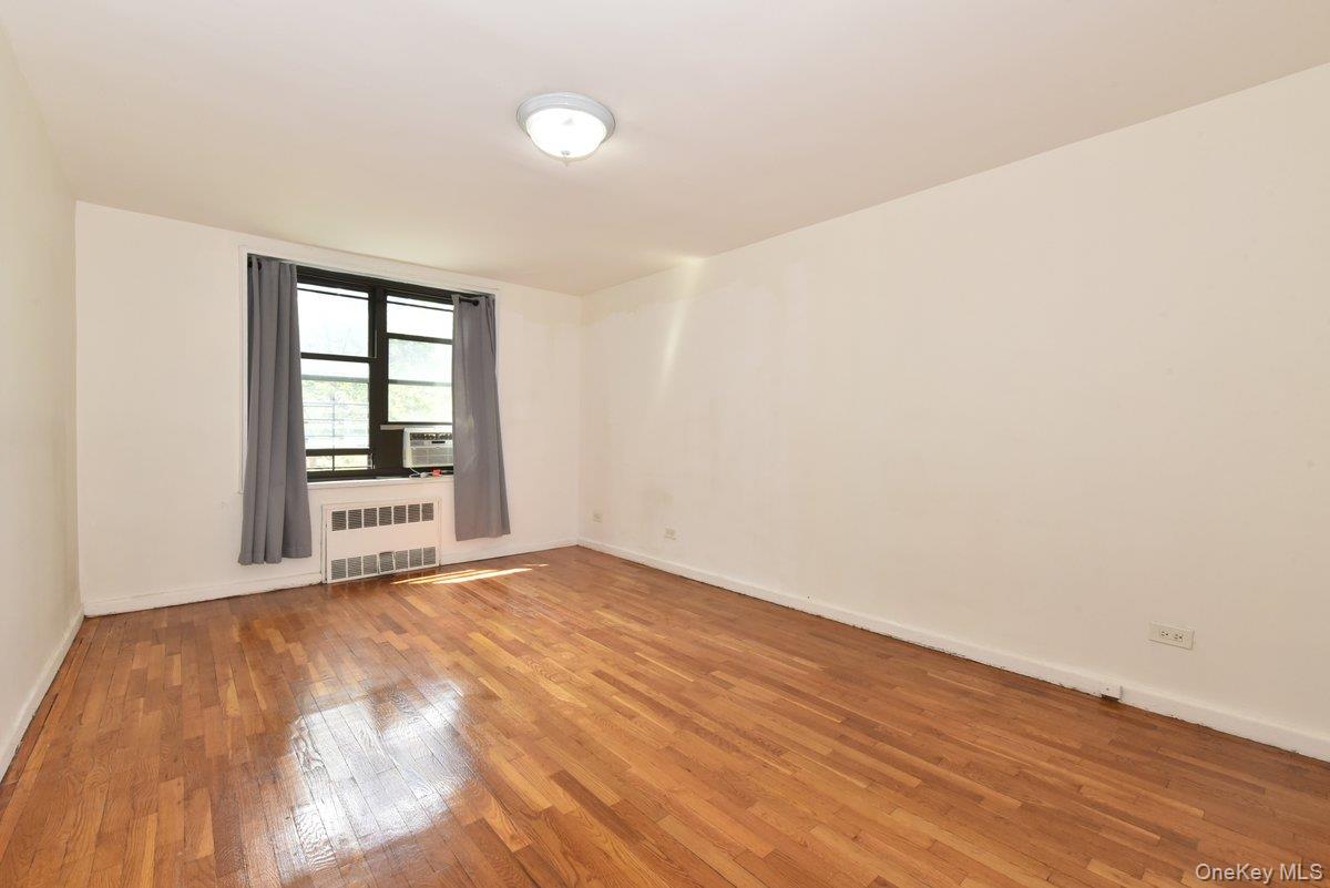 #13 photo, 84-01 Main Street, Briarwood , NY 11435