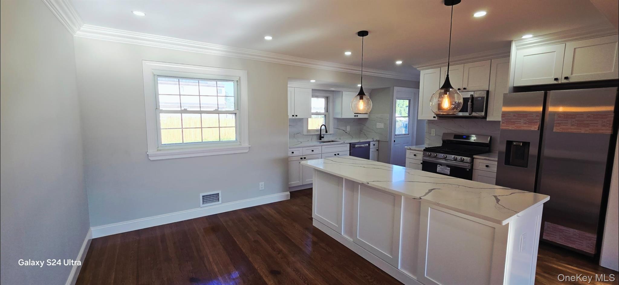 #12 photo, 125 Burlington Avenue, Deer Park , NY 11729