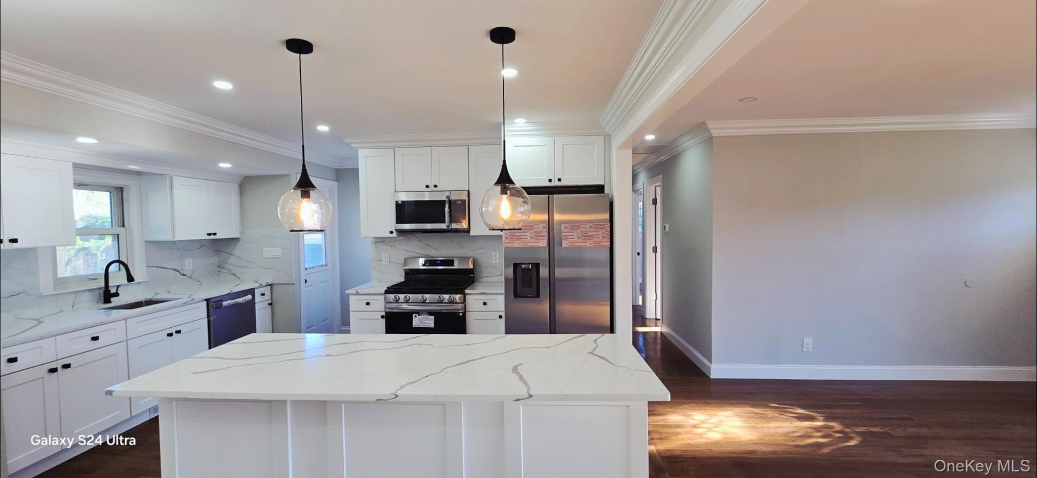 #9 photo, 125 Burlington Avenue, Deer Park , NY 11729