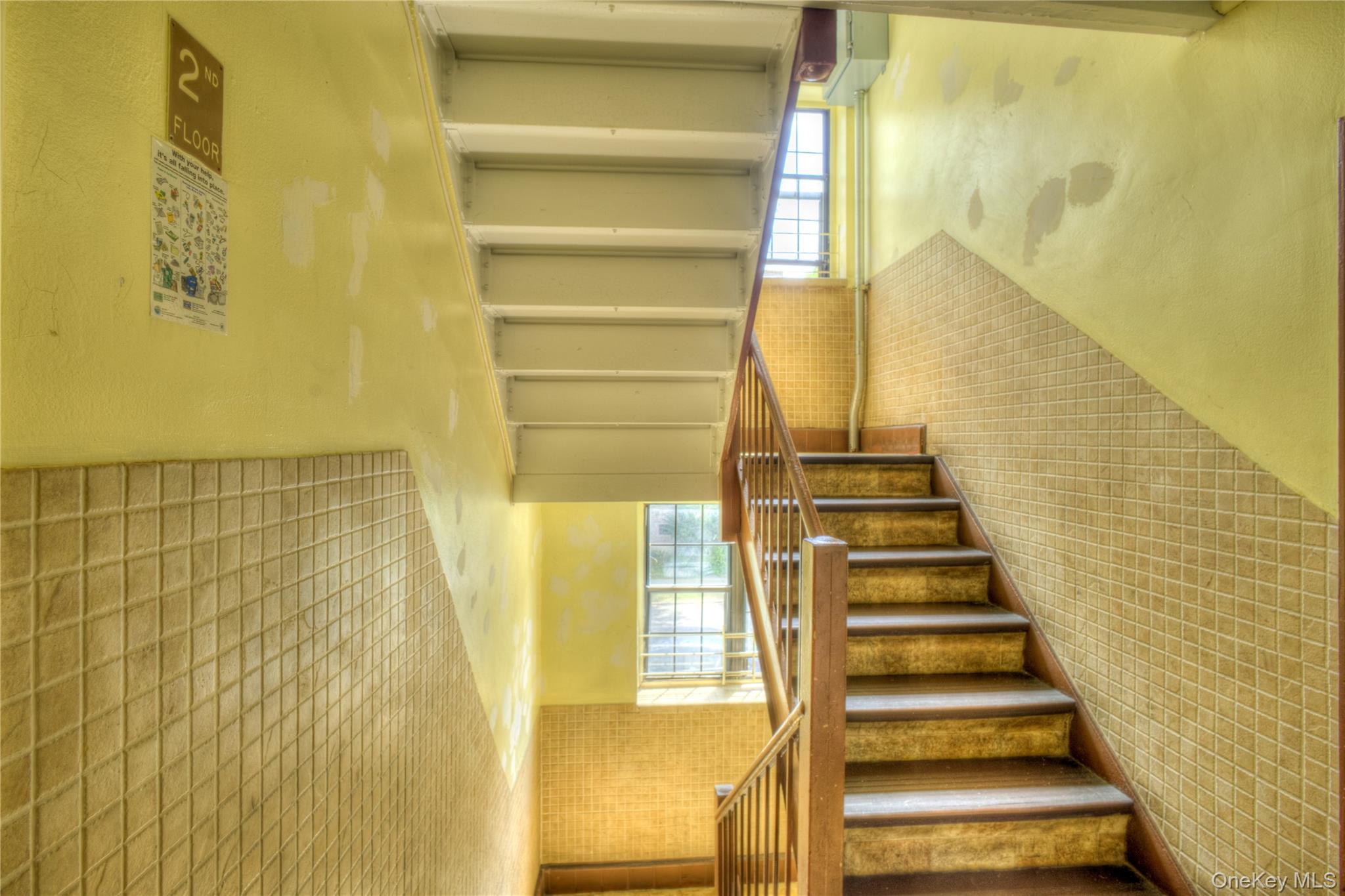 #19 photo, 14401 78th Road, クイーンズ区 Kew Garden Hills , NY 11367