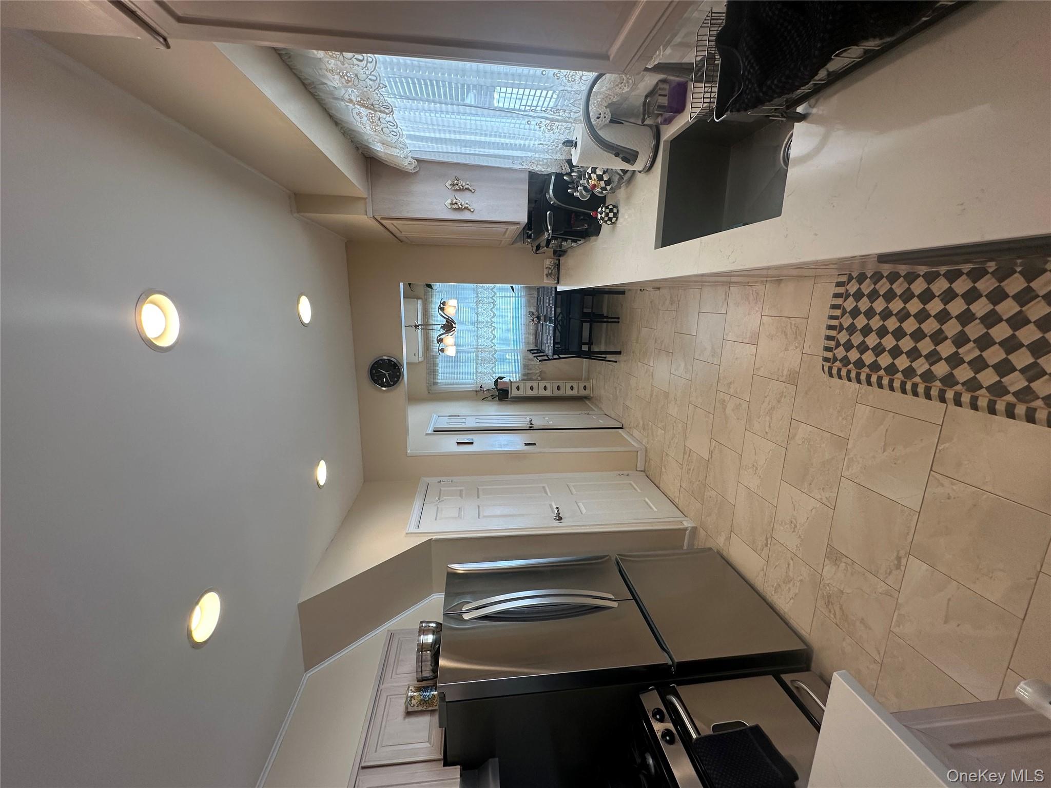 #13 photo, 9 Christabel Street, ナッソー郡 Lynbrook , NY 11563