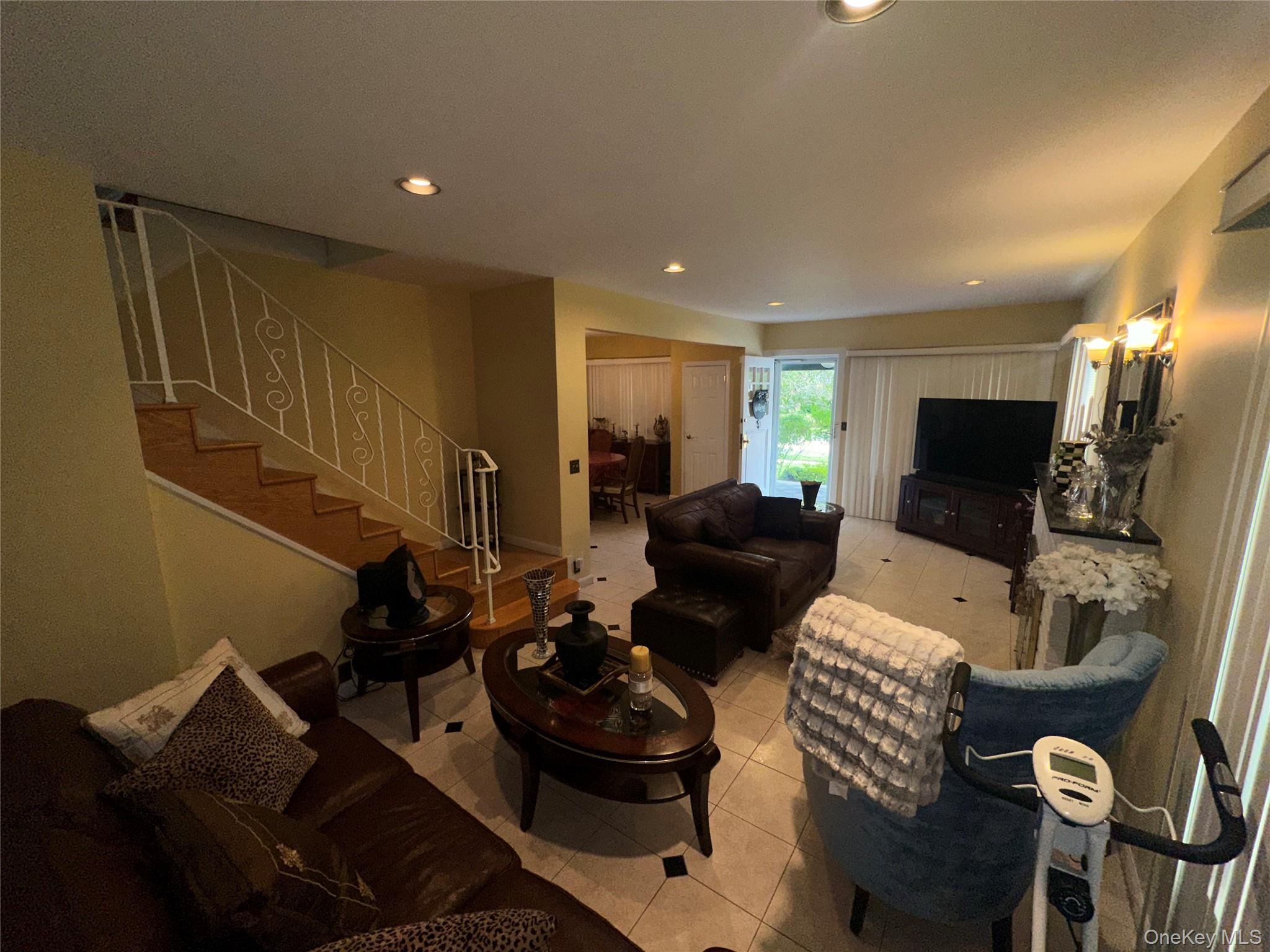 #9 photo, 9 Christabel Street, ナッソー郡 Lynbrook , NY 11563