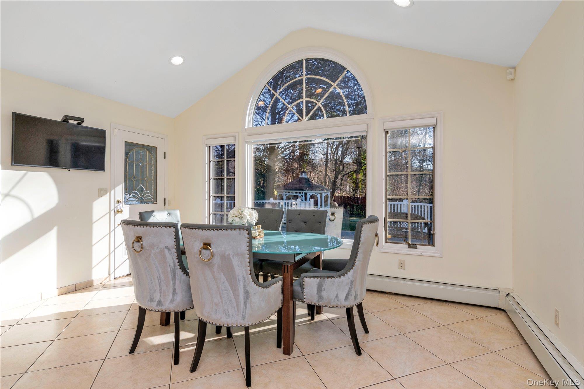 #16 photo, 200 Hummingbird Drive, ナッソー郡 East Hills , NY 11576