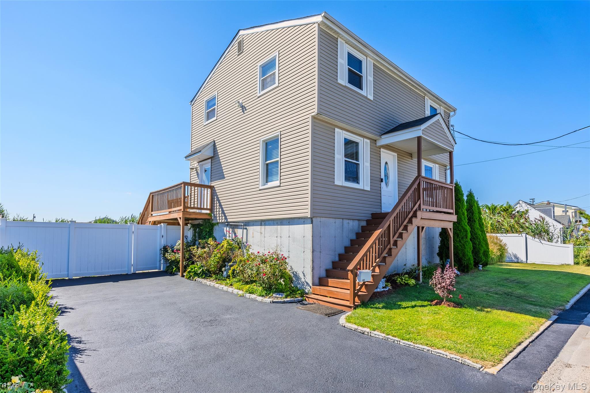 #1 photo, 853 S Bay Street, Lindenhurst , NY 11757
