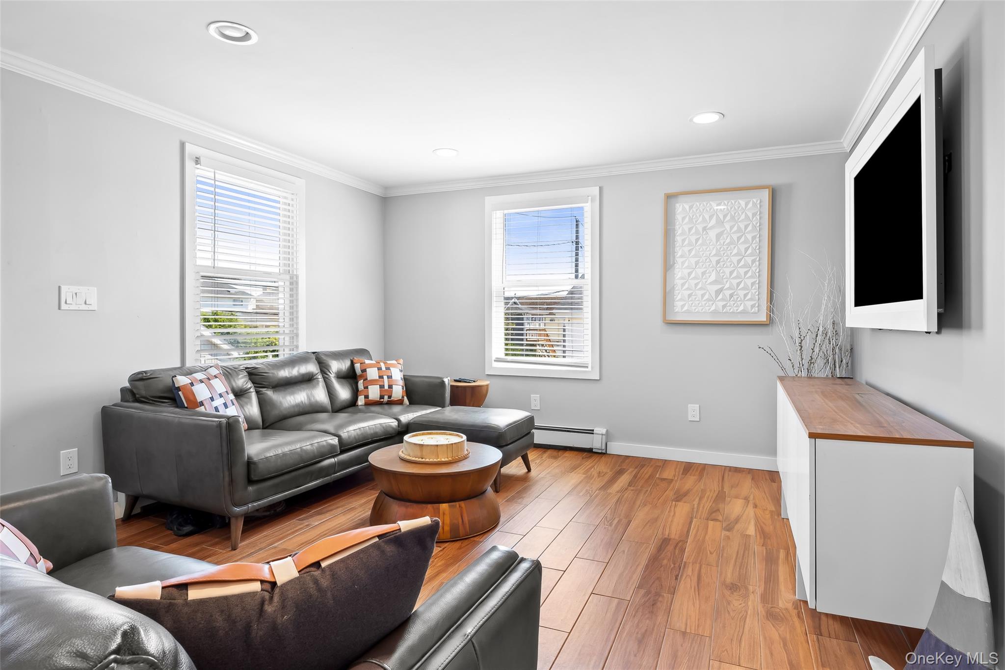 #4 photo, 853 S Bay Street, Lindenhurst , NY 11757