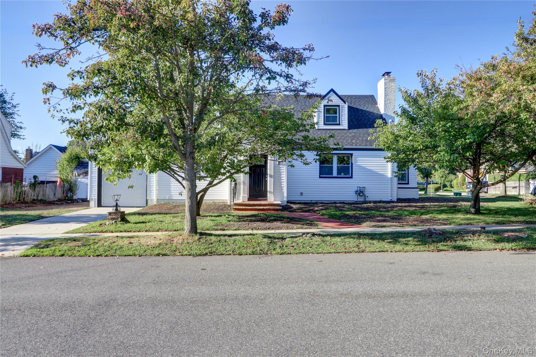 #1 photo, 70 Morris Avenue, Malverne , NY 11565