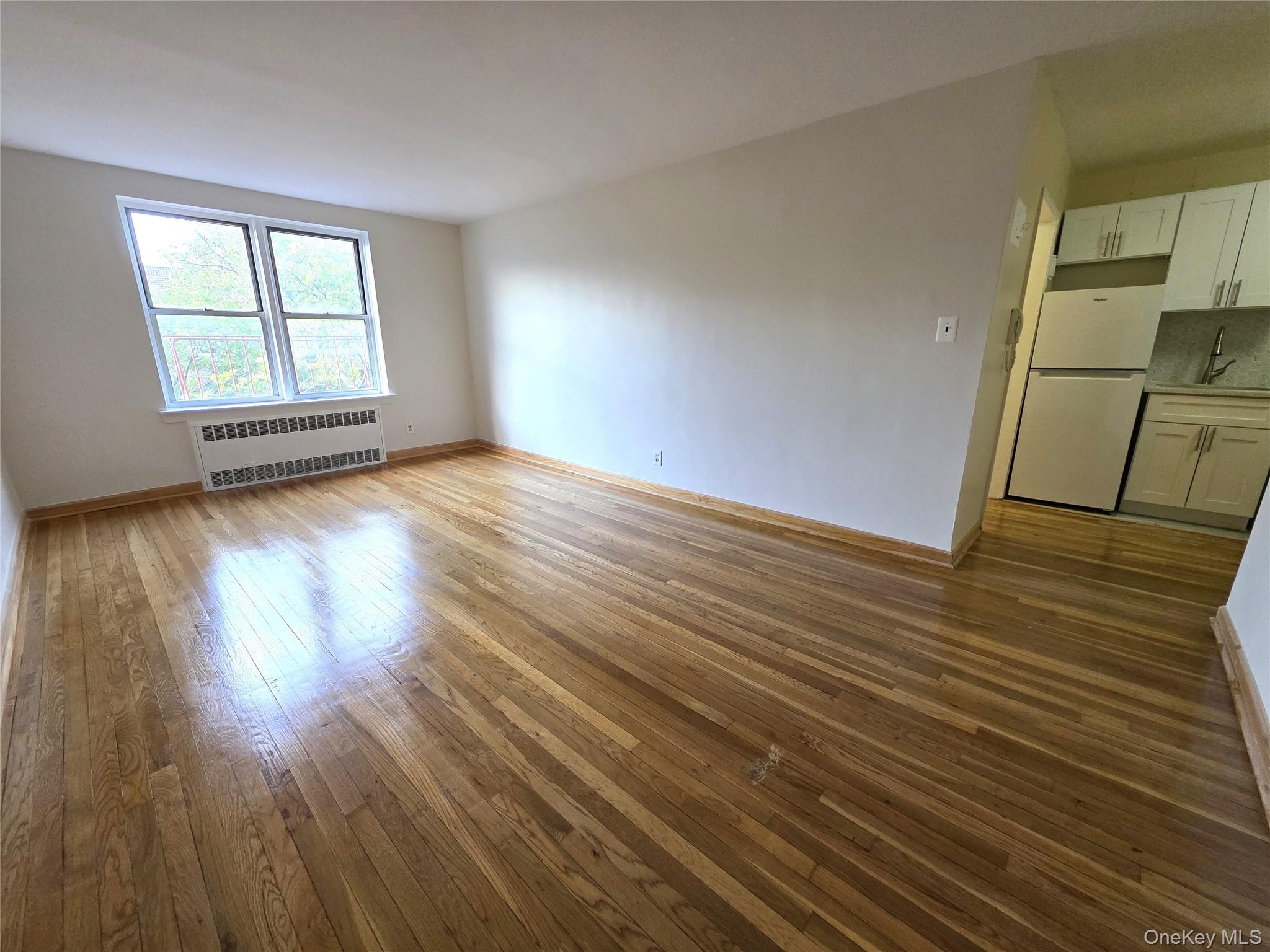 #3 photo, 65-05 Yellowstone Boulevard, クイーンズ区 Forest Hills , NY 11375