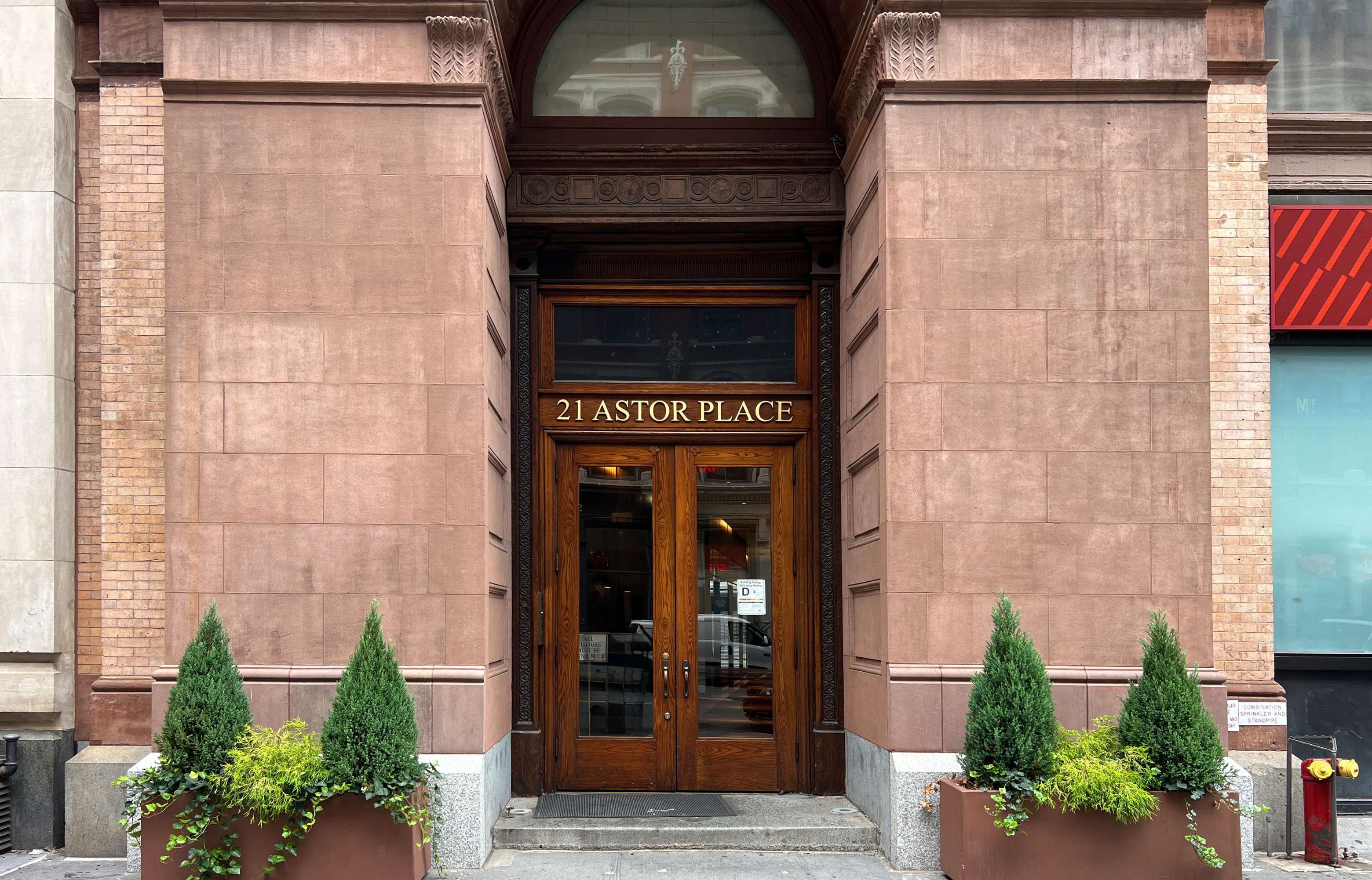 #16 photo, 21 Astor Place, マンハッタン NoHo , NY 10003