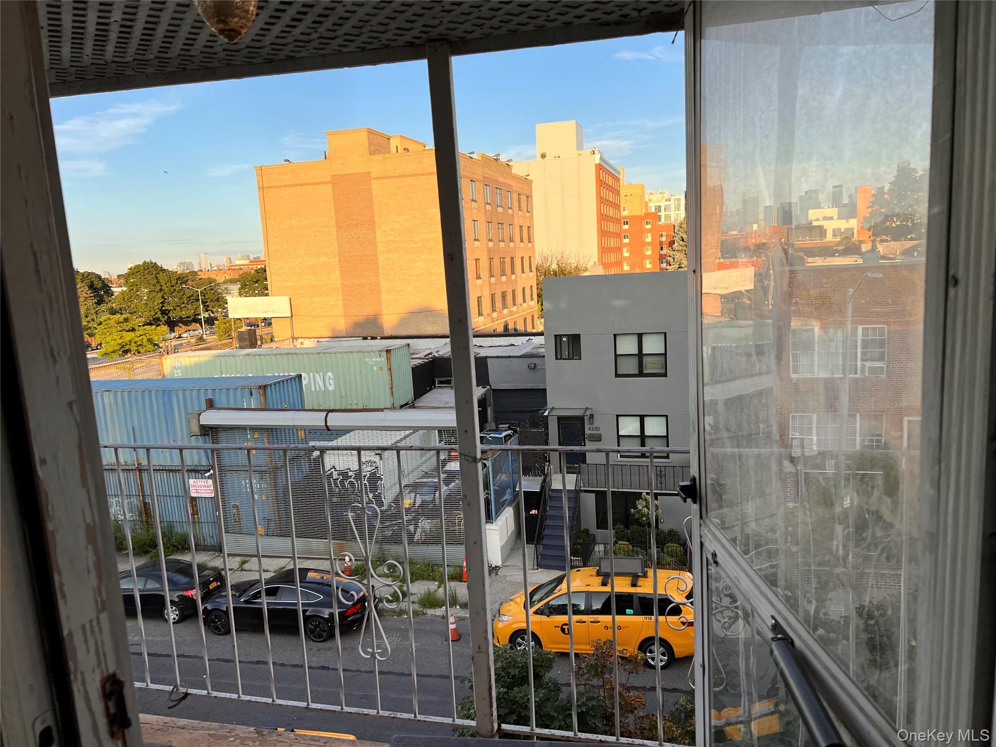 #7 photo, 4327A 54th Street, クイーンズ区 Woodside , NY 11377