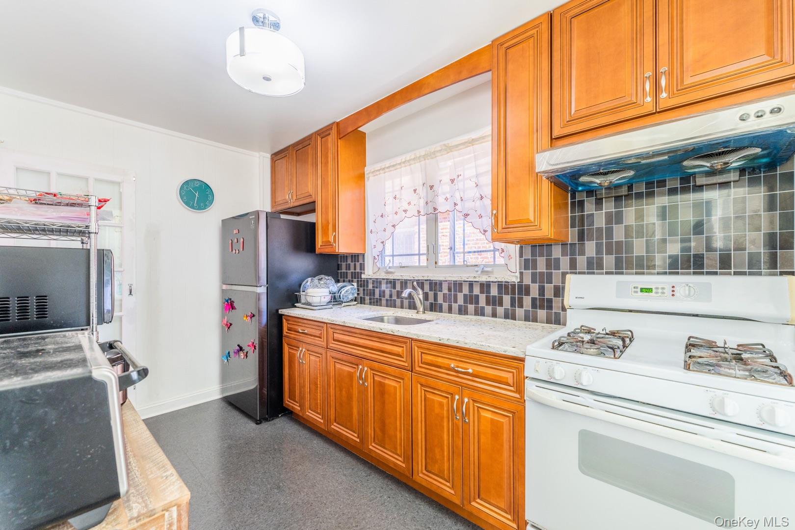 #10 photo, 13049 217th Street, クイーンズ区 Laurelton , NY 11413