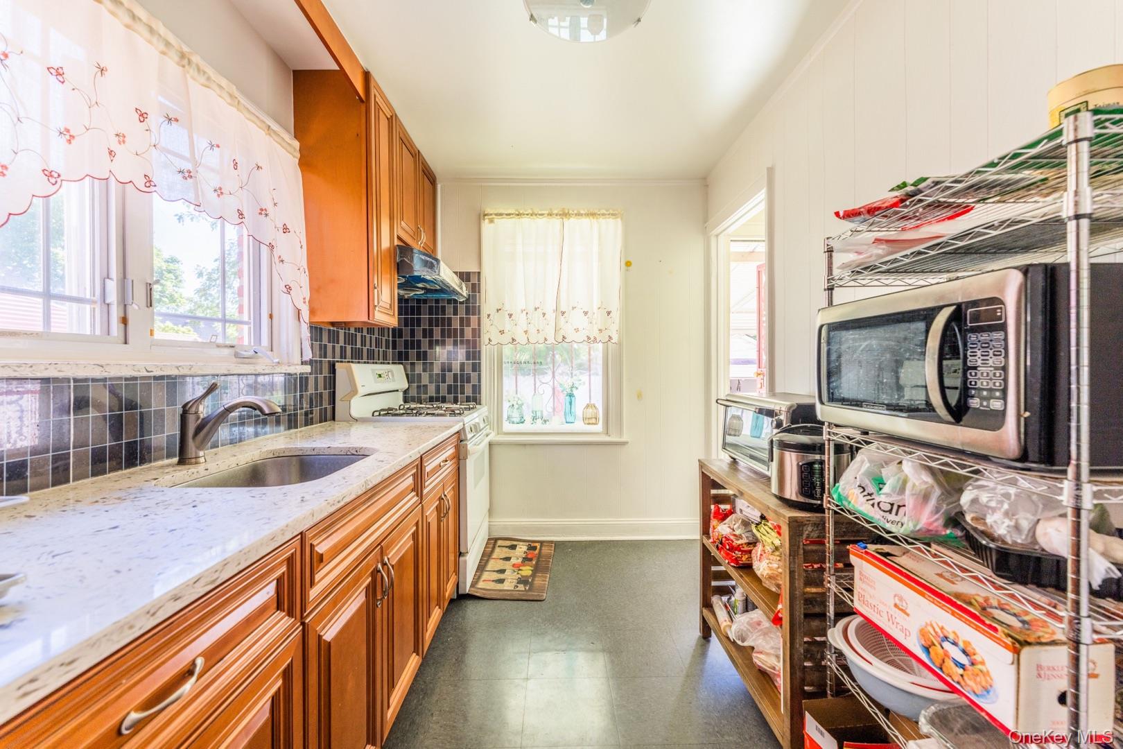 #11 photo, 13049 217th Street, クイーンズ区 Laurelton , NY 11413