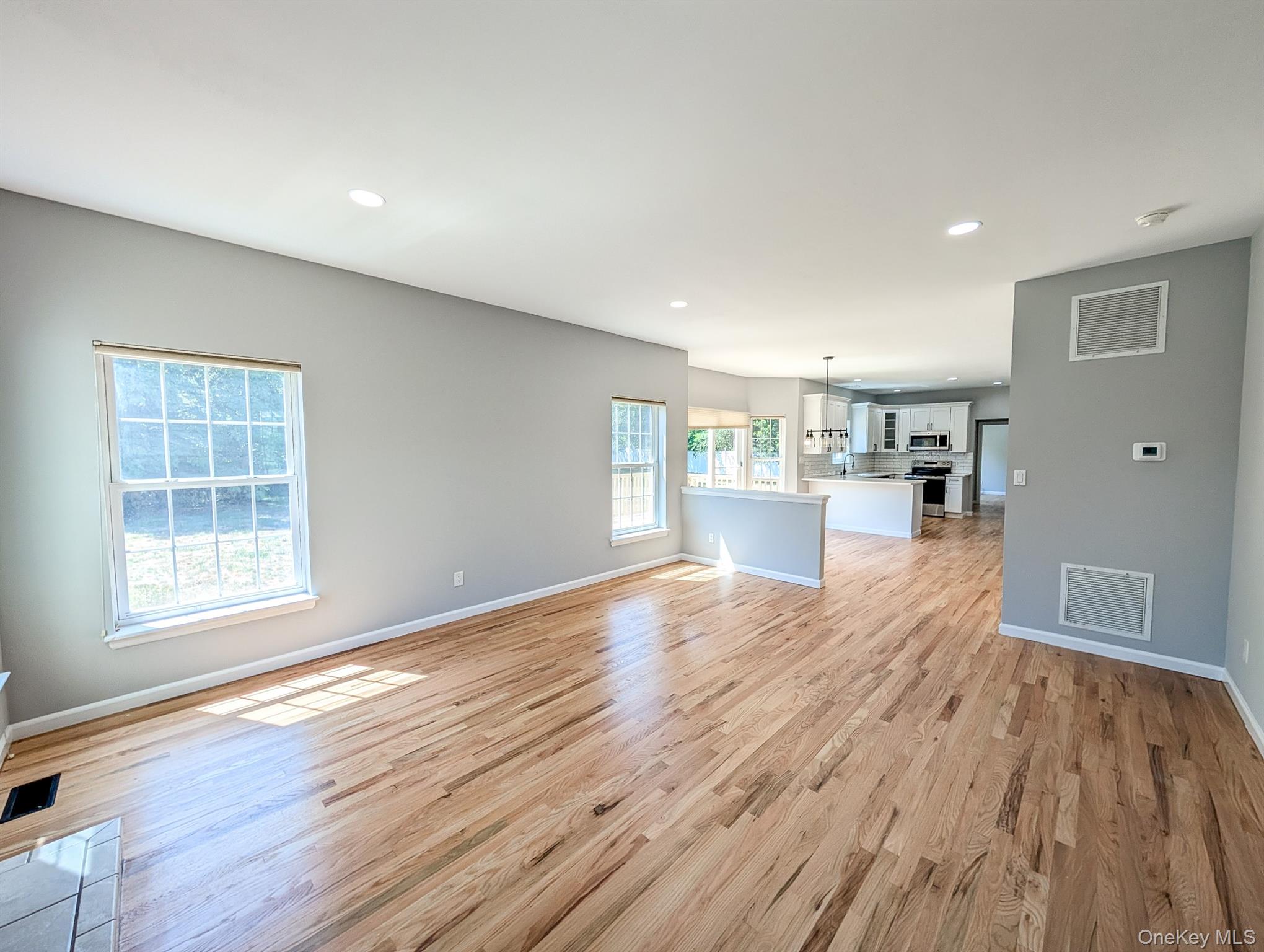 #11 photo, 2 Anthony, サフォーク郡 Rocky Point , NY 11778