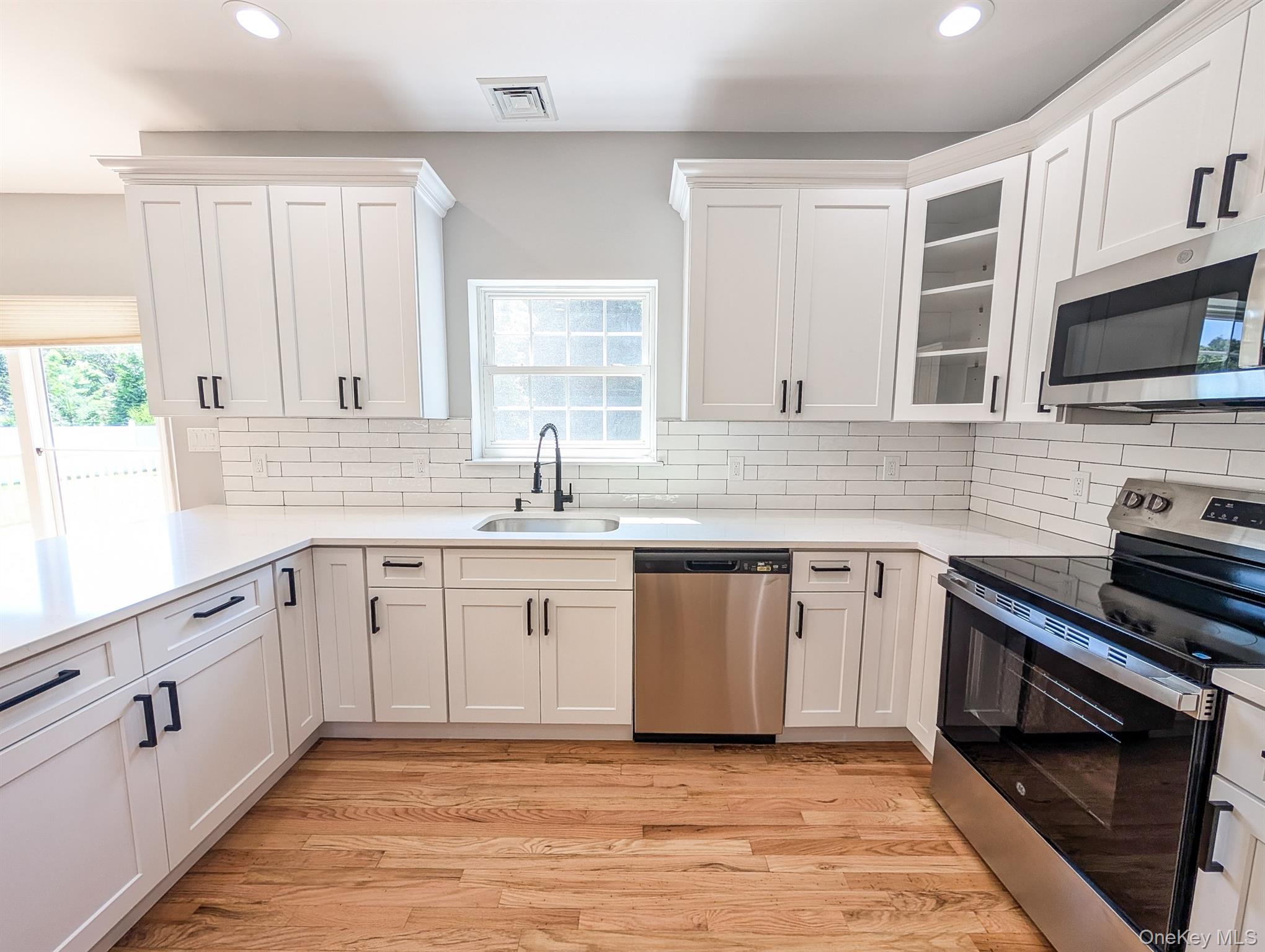 #13 photo, 2 Anthony, サフォーク郡 Rocky Point , NY 11778