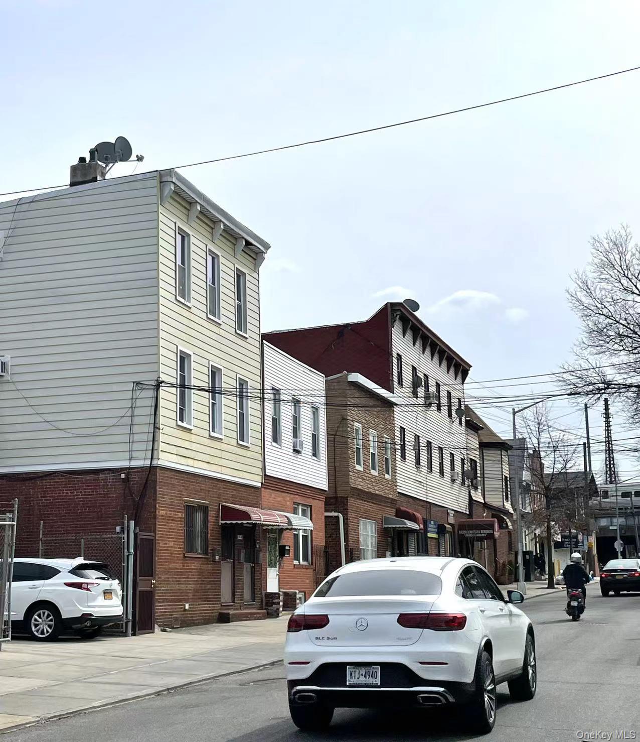 #17 photo, 37-43 58th Street, クイーンズ区 Woodside , NY 11377