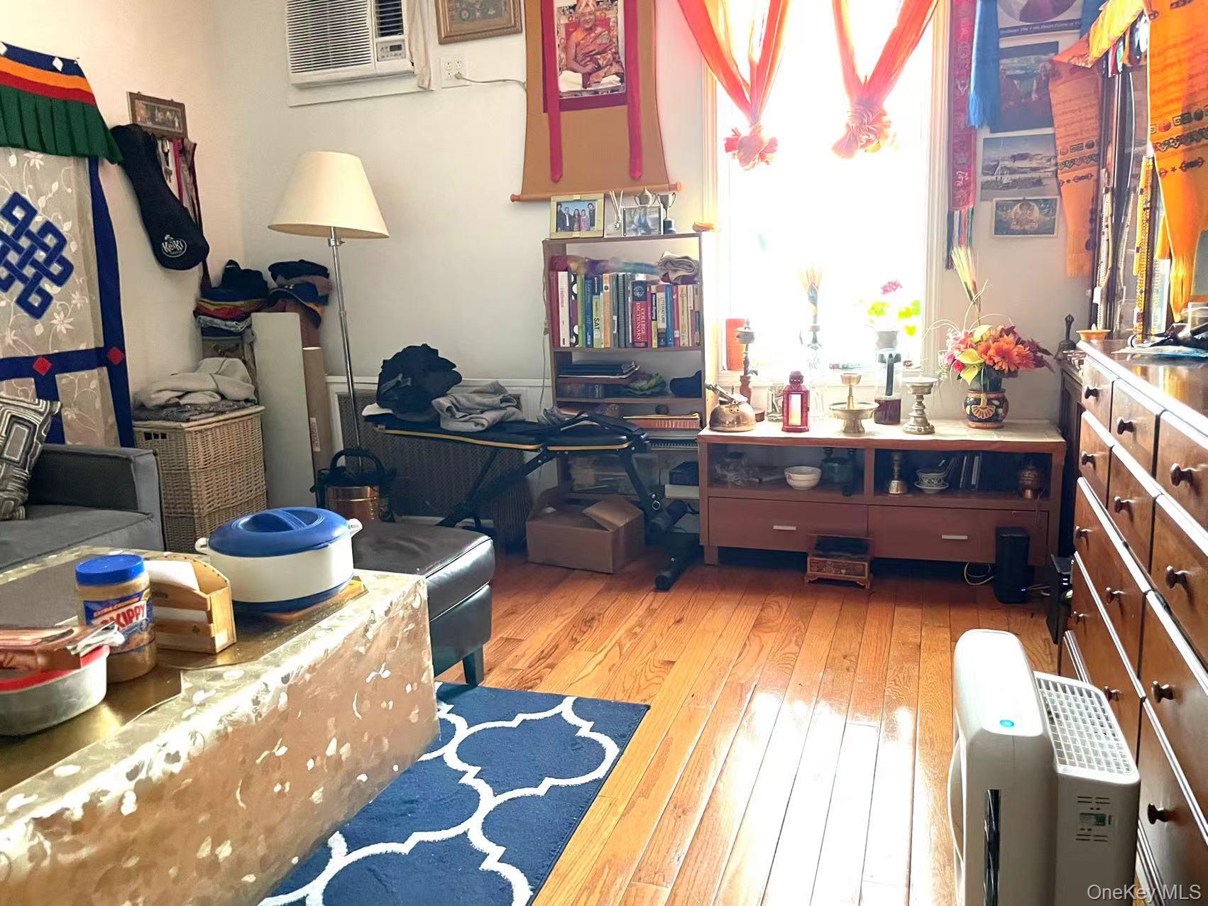 #3 photo, 37-43 58th Street, クイーンズ区 Woodside , NY 11377