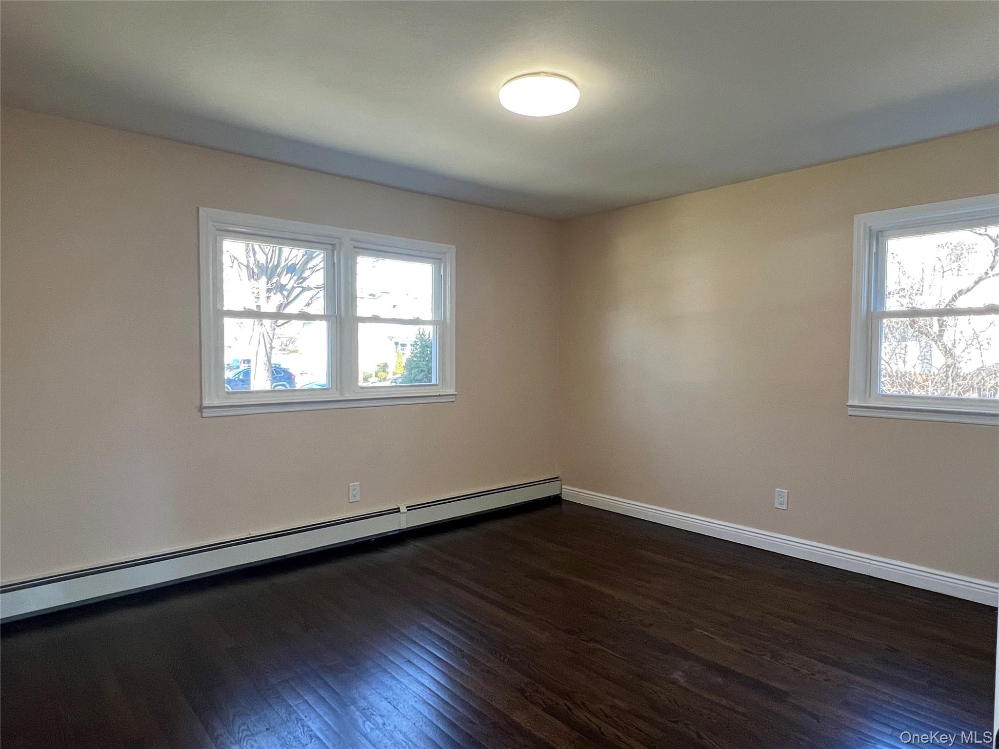 #13 photo, 57 1st Street, ナッソー郡 Hicksville , NY 11801