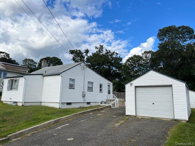 #1 photo, 443 Adirondack Drive, サフォーク郡 Farmingville , NY 11738