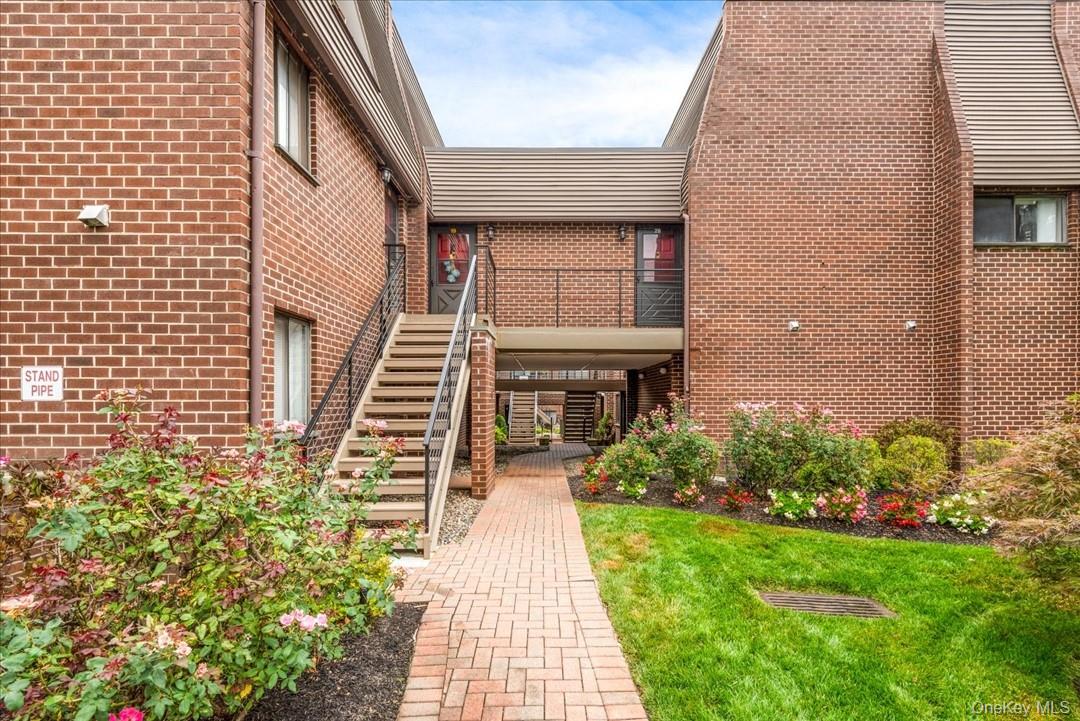 #3 photo, 492 N Broadway Avenue, White Plains , NY 10603