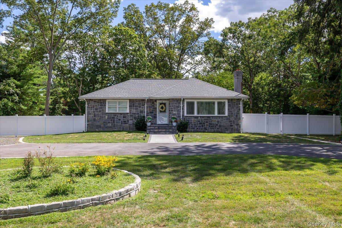 #3 photo, 64 Sea Cliff Street, サフォーク郡 Islip Terrace , NY 11752