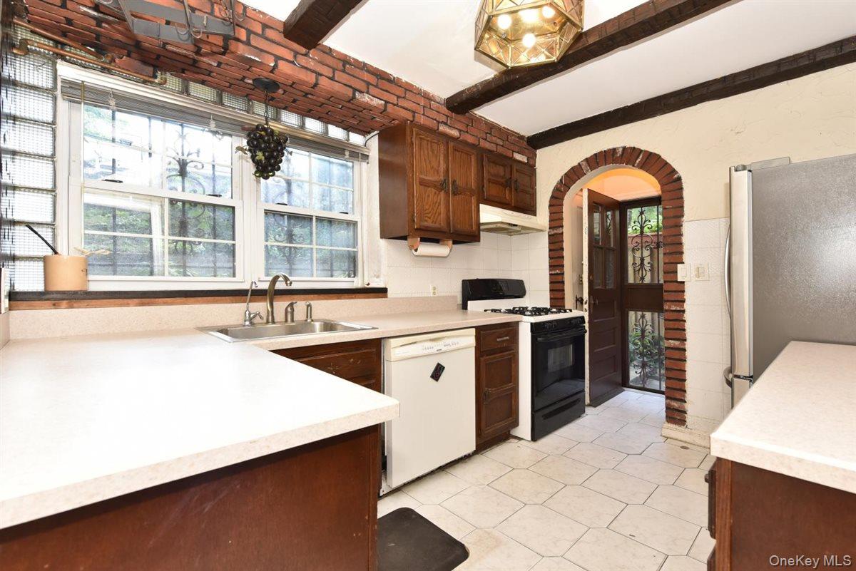 #10 photo, 139-30 Coolidge Avenue, クイーンズ区 Briarwood , NY 11435