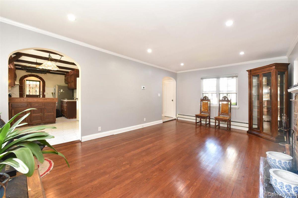 #5 photo, 139-30 Coolidge Avenue, クイーンズ区 Briarwood , NY 11435