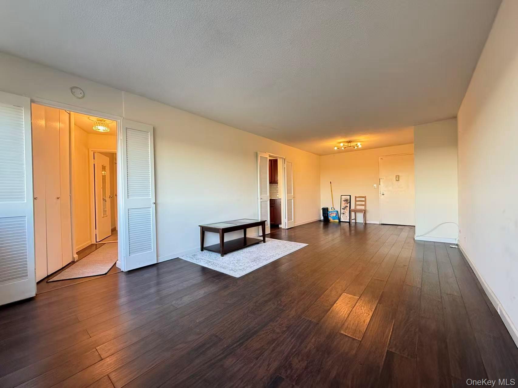 #3 photo, 2 Bay Club Drive, クイーンズ区 Bayside , NY 11360