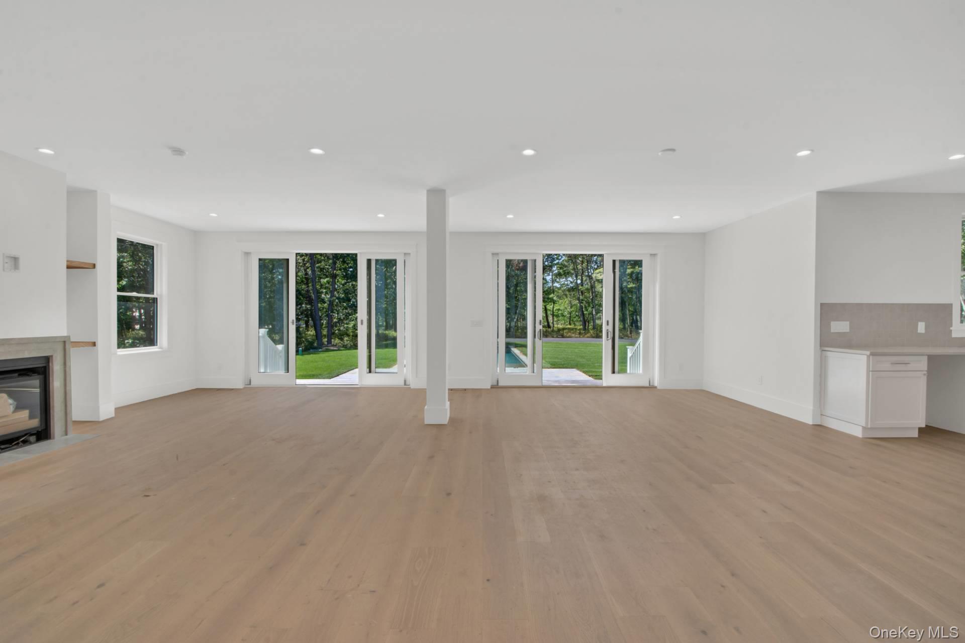 #10 photo, 95 N Summit Boulevard, サフォーク郡 Westhampton , NY 11977