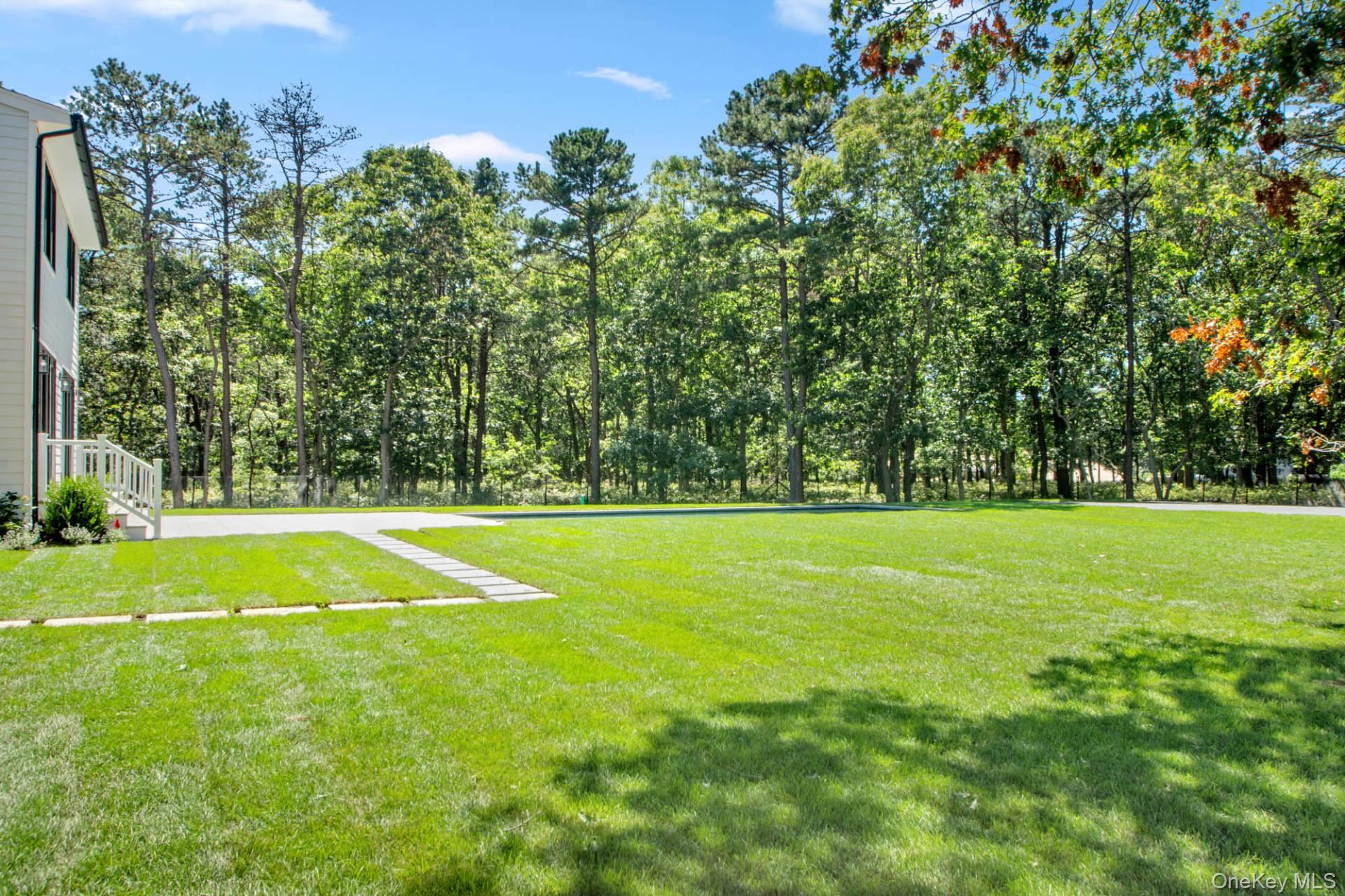 #19 photo, 95 N Summit Boulevard, サフォーク郡 Westhampton , NY 11977