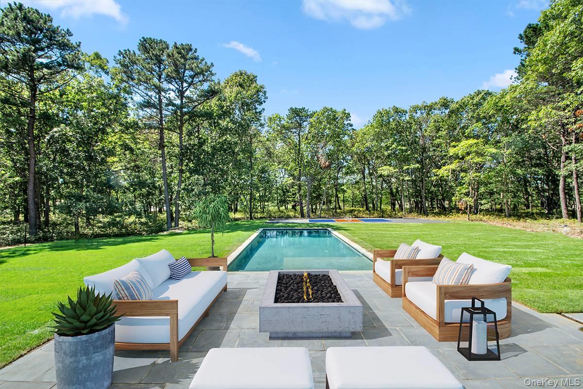 #2 photo, 95 N Summit Boulevard, サフォーク郡 Westhampton , NY 11977