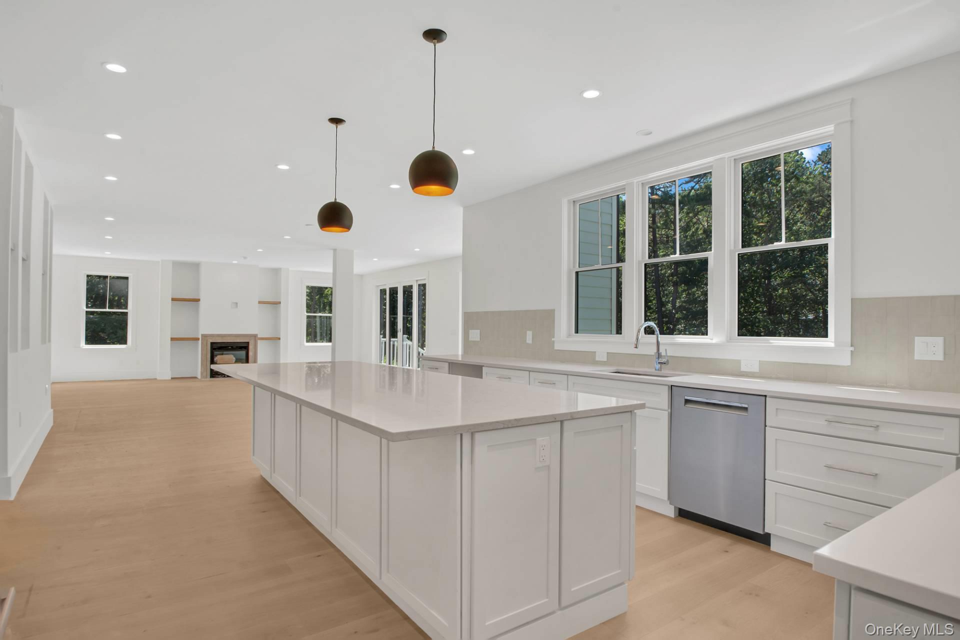 #6 photo, 95 N Summit Boulevard, サフォーク郡 Westhampton , NY 11977