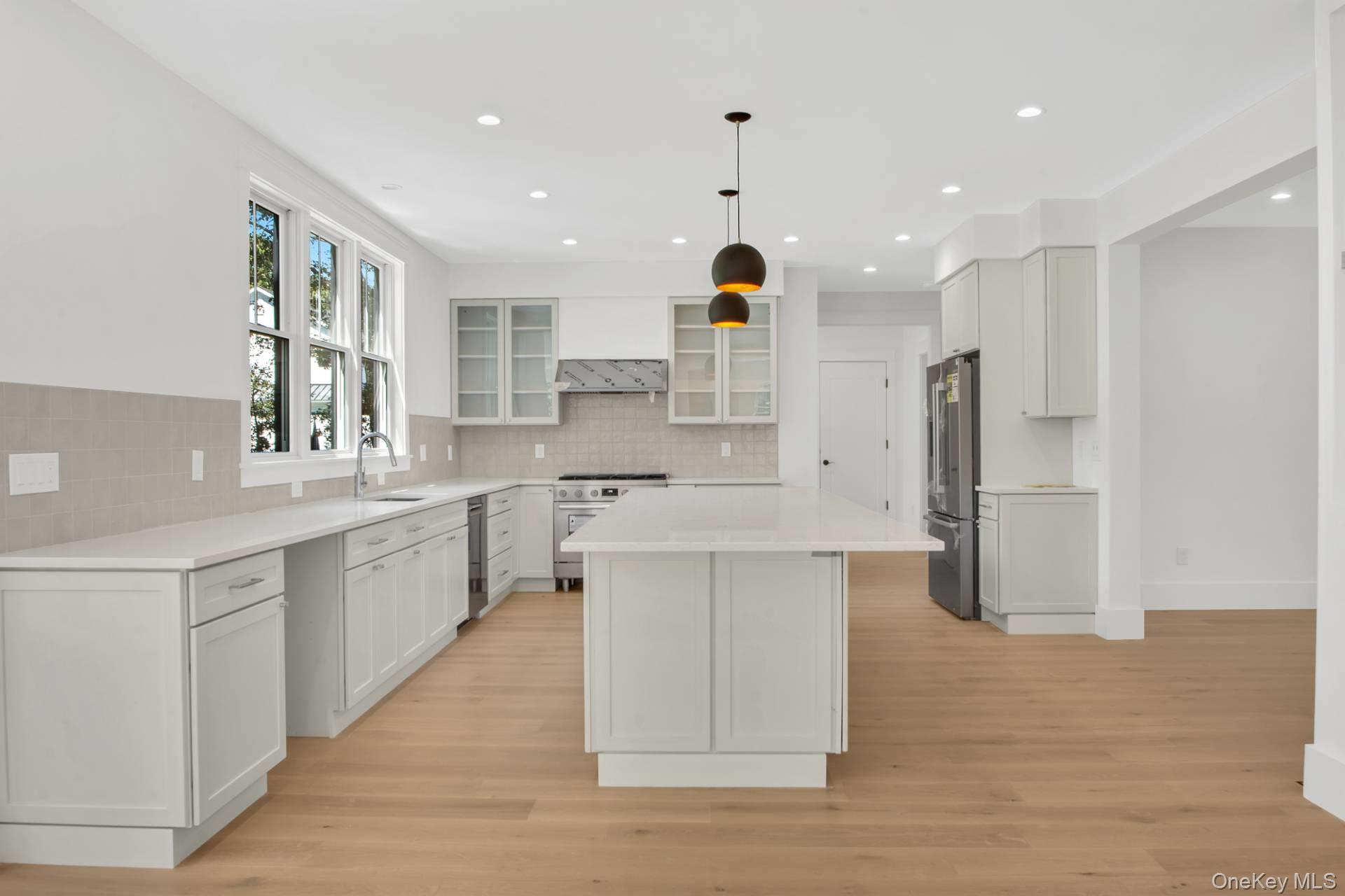 #7 photo, 95 N Summit Boulevard, サフォーク郡 Westhampton , NY 11977