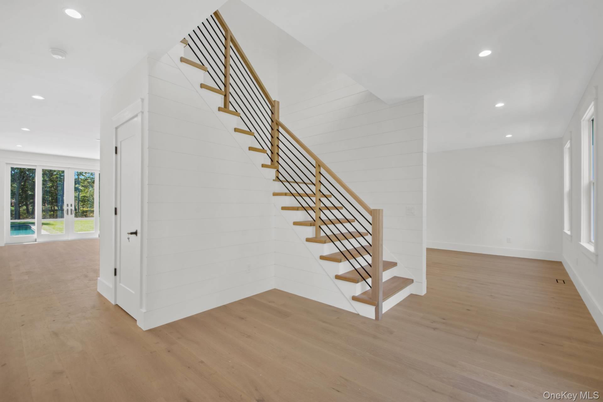 #9 photo, 95 N Summit Boulevard, サフォーク郡 Westhampton , NY 11977