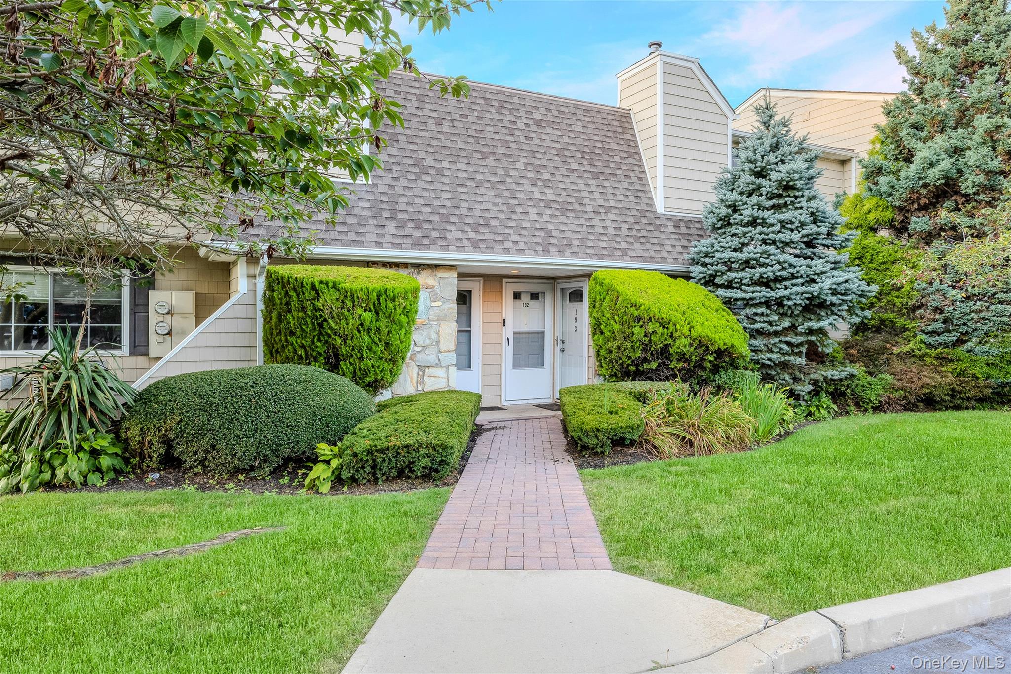 #1 photo, 195 Lake Pointe Circle, サフォーク郡 Middle Island , NY 11953