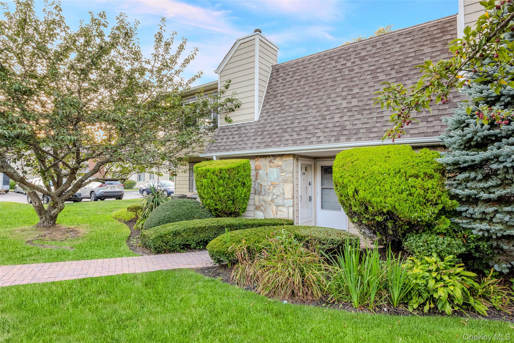 #2 photo, 195 Lake Pointe Circle, サフォーク郡 Middle Island , NY 11953