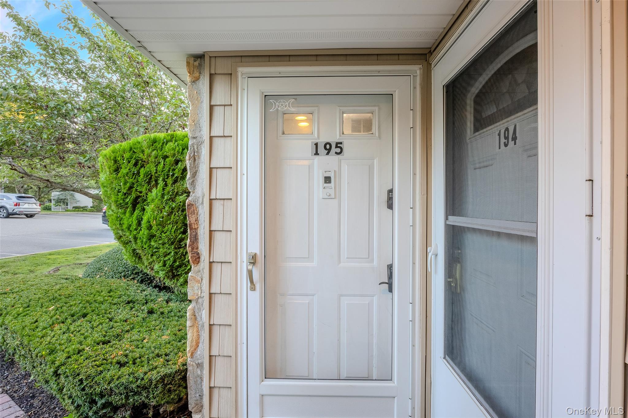 #3 photo, 195 Lake Pointe Circle, サフォーク郡 Middle Island , NY 11953