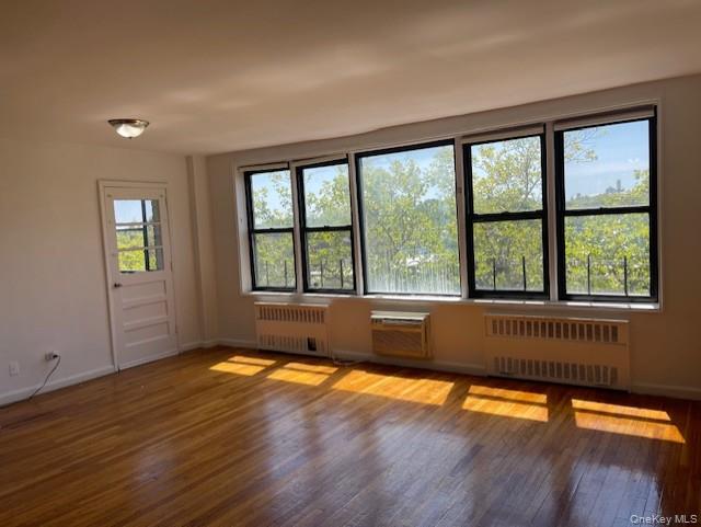 #4 photo, 108-49 63rd Avenue, クイーンズ区 Forest Hills , NY 11375