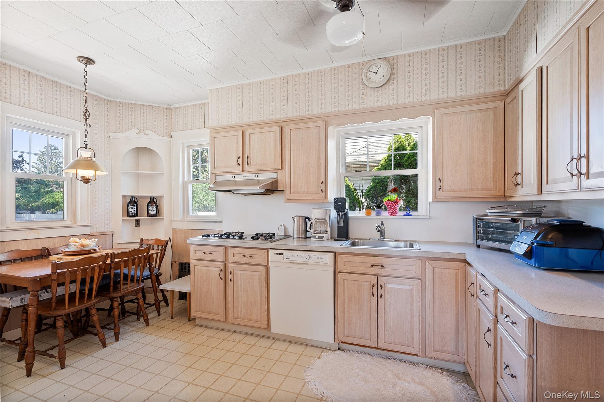 #12 photo, 107 Melrose Avenue, East Rockaway , NY 11518