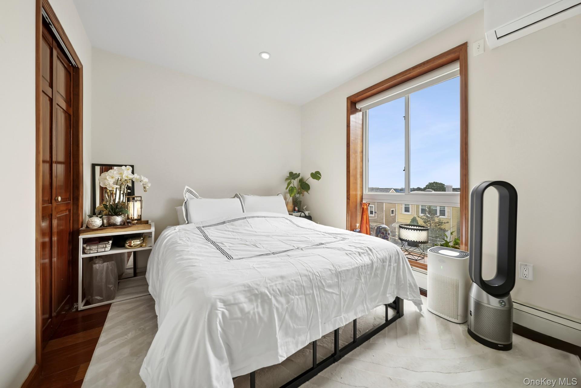 #4 photo, 7425 43rd Avenue, Elmhurst , NY 11373