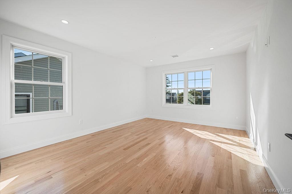 #12 photo, 1890 Chester Drive, ナッソー郡 East Meadow , NY 11554