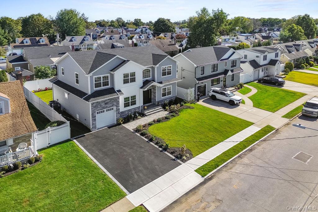 #2 photo, 1890 Chester Drive, ナッソー郡 East Meadow , NY 11554