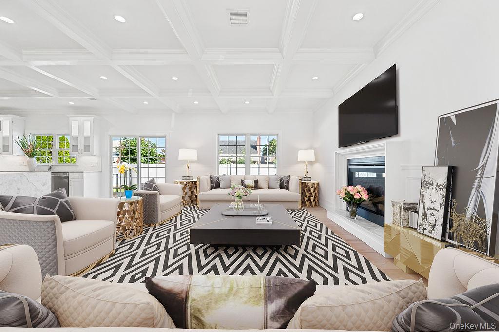 #3 photo, 1890 Chester Drive, ナッソー郡 East Meadow , NY 11554