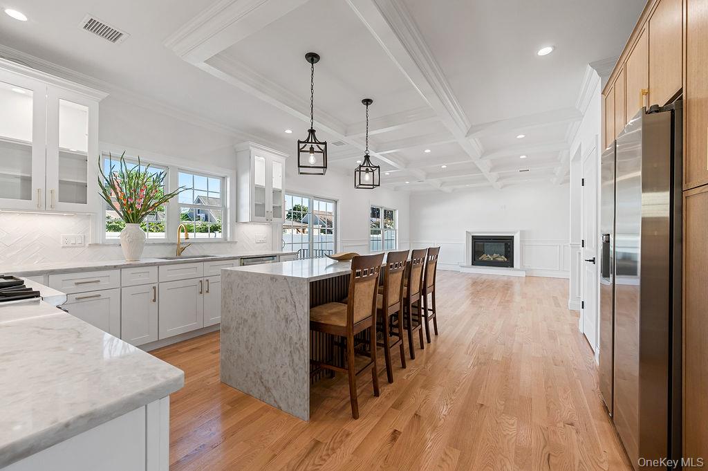 #7 photo, 1890 Chester Drive, ナッソー郡 East Meadow , NY 11554