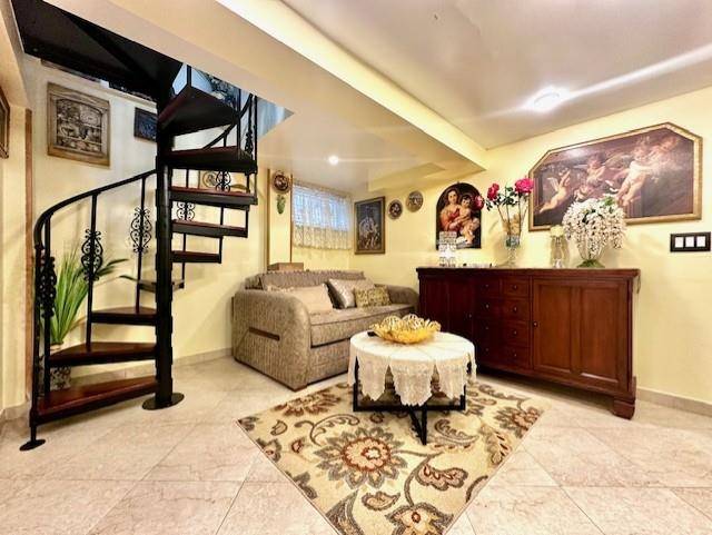 #28 photo, 1940 W 3rd St, ブルックリン区 Gravesend , NY 11223