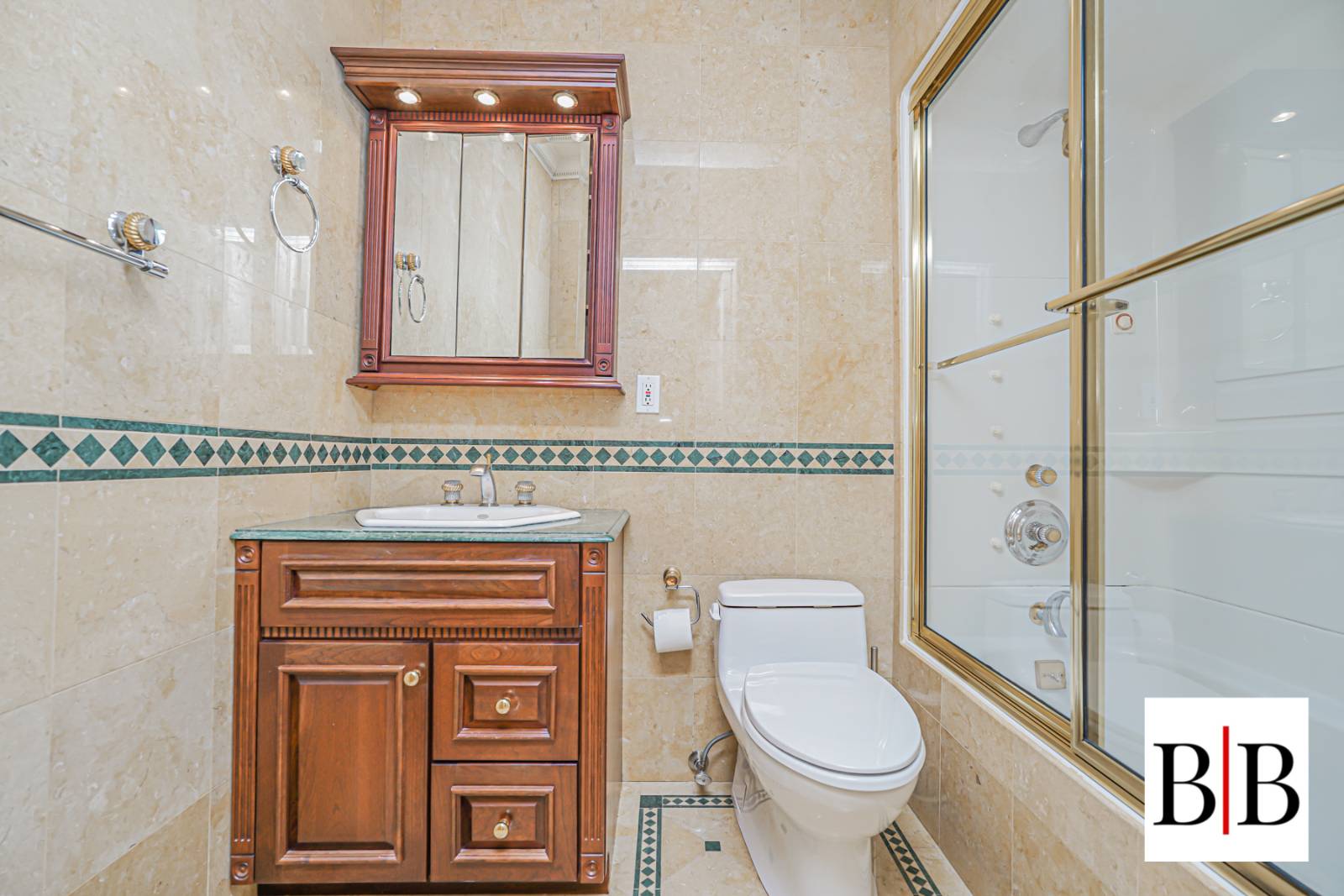 #42 photo, 2420 National Drive, ブルックリン区 Mill Basin , NY 11234