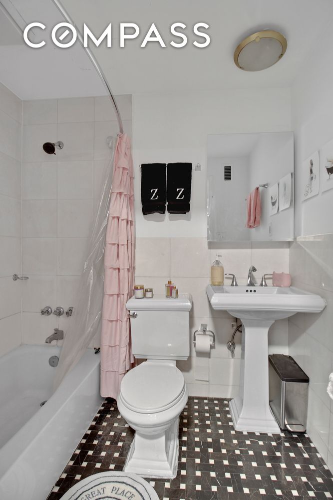 #9 photo, 408 8th Avenue, マンハッタン Chelsea , NY 10001