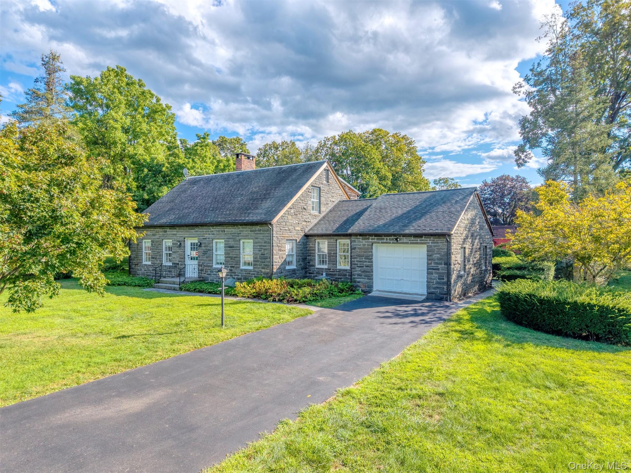 #1 photo, 12 Zandhoek Road, Hurley , NY 12443